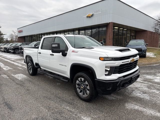 Used 2025 Chevrolet Silverado 2500 Custom w/ Custom Value Package image 2