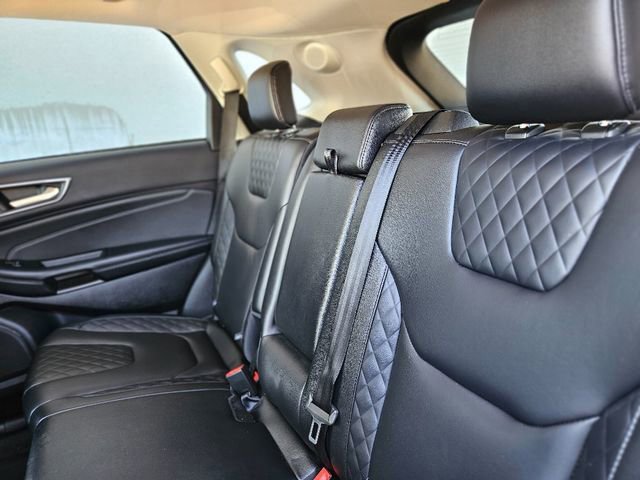 Used 2024 Ford Edge Titanium image 27
