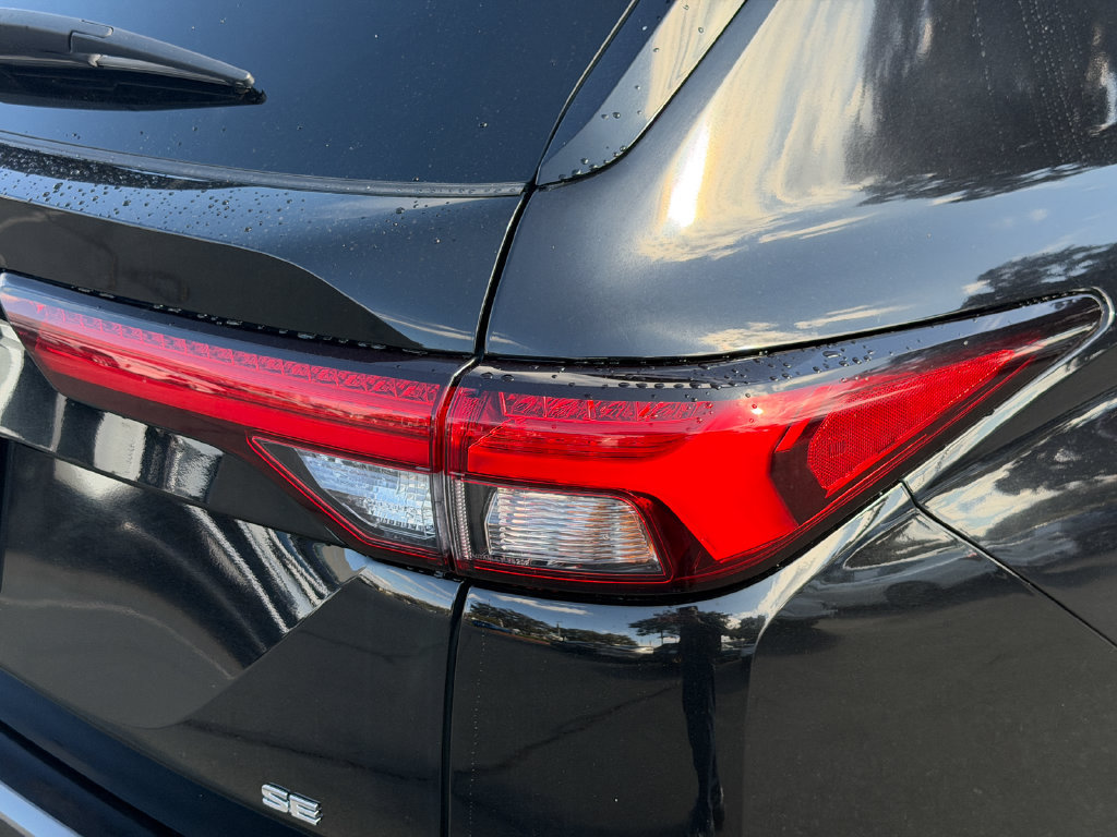 Used 2024 Mitsubishi Outlander SE FWD image 6