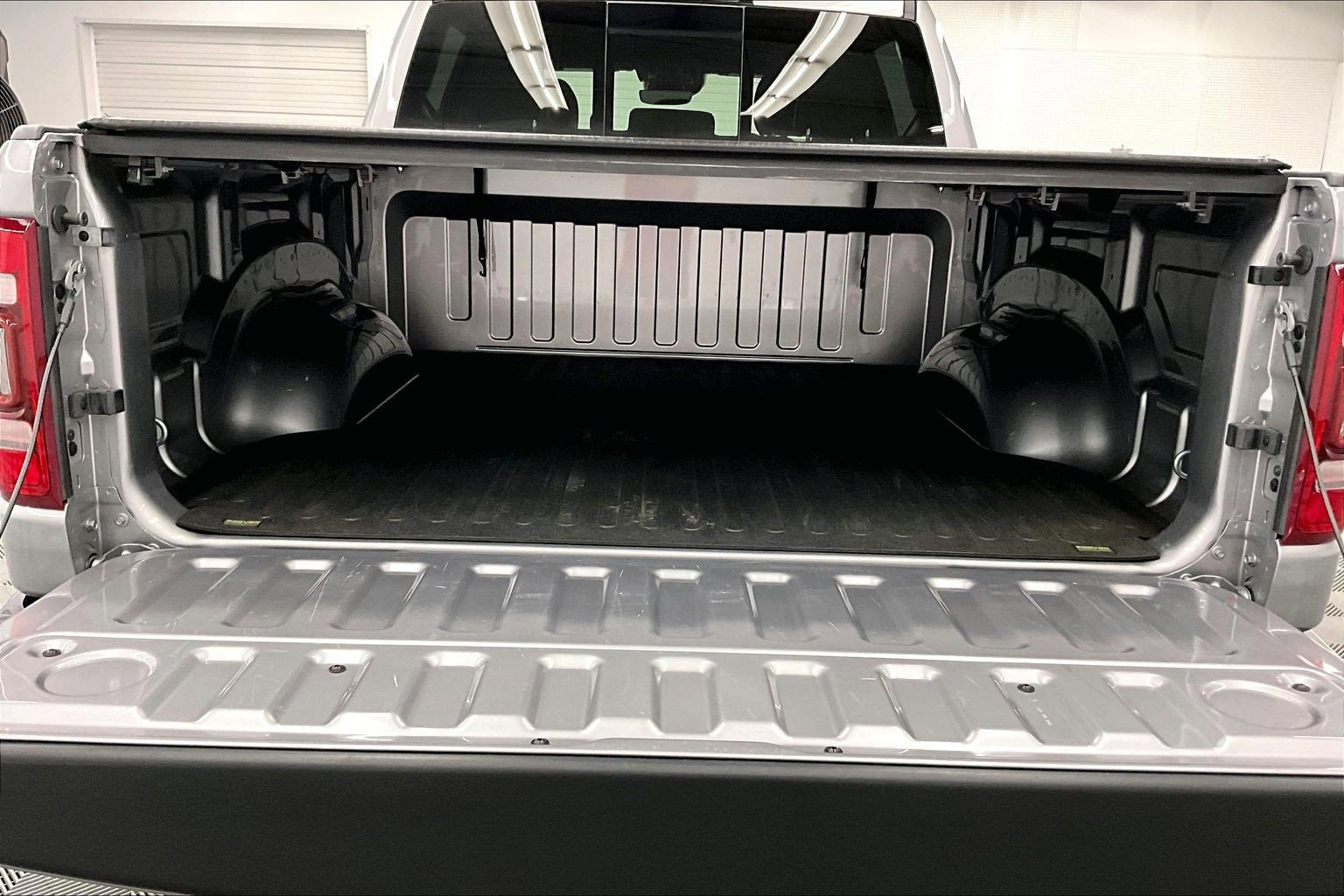 Used 2024 RAM 1500 Limited AWD/4WD image 33