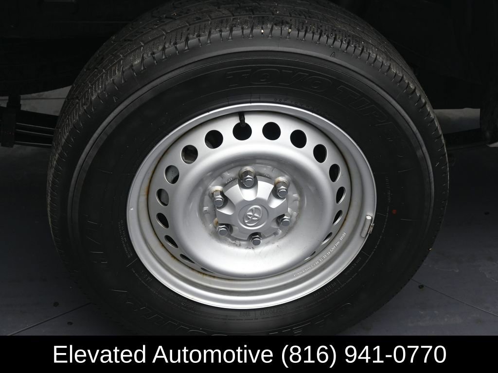 Used 2024 Toyota Tacoma SR image 5