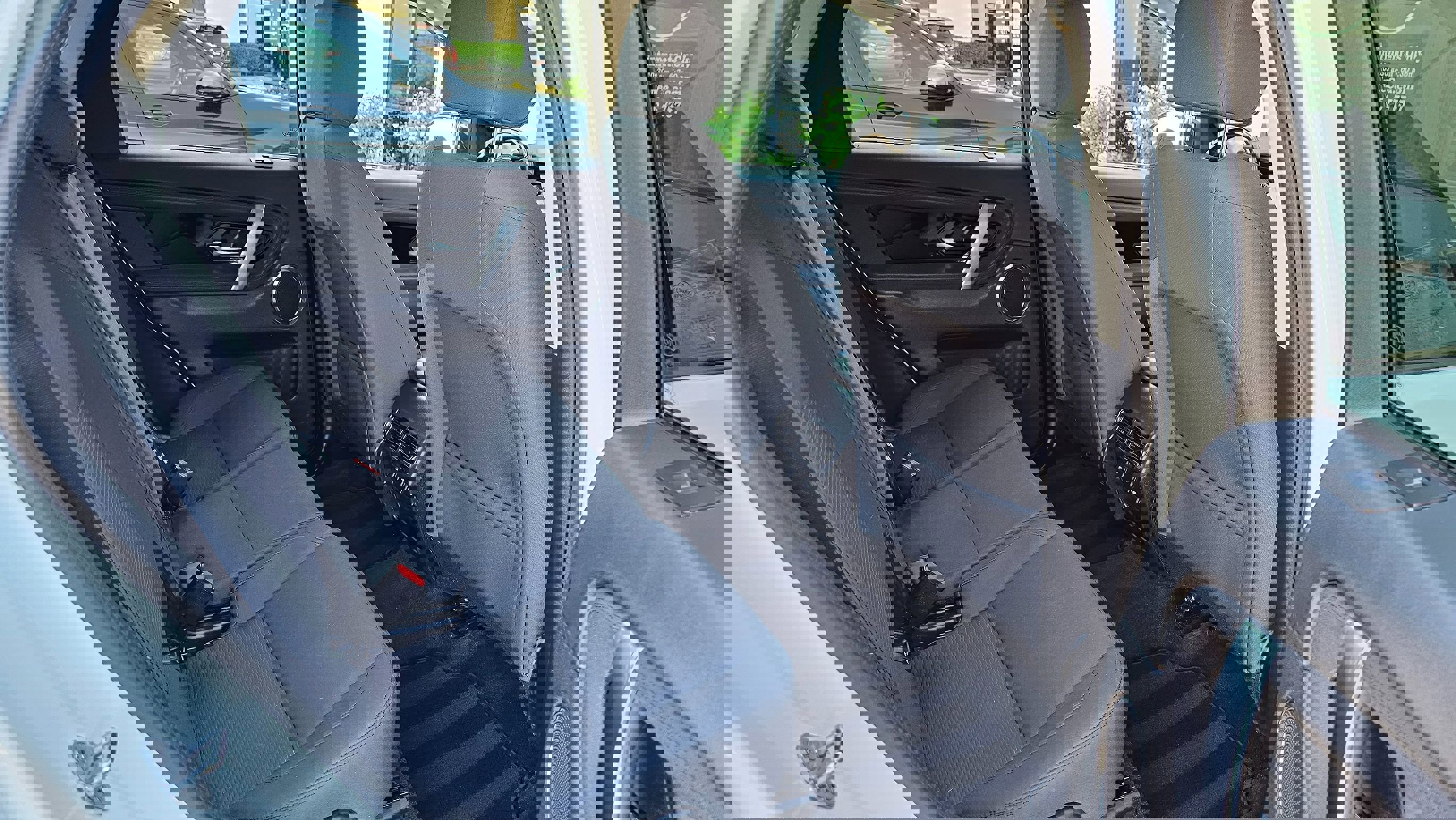 Used 2020 Land Rover Discovery Sport image 27