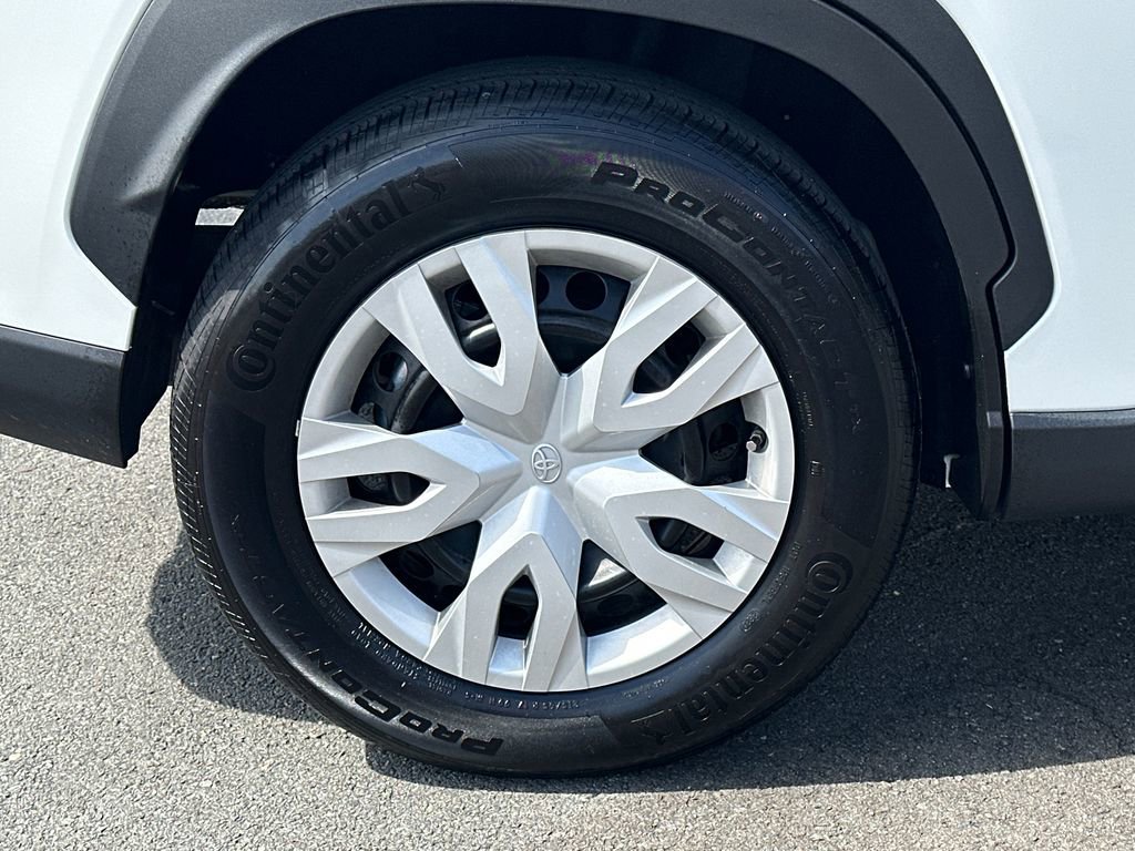 Used 2024 Toyota Corolla Cross L image 7