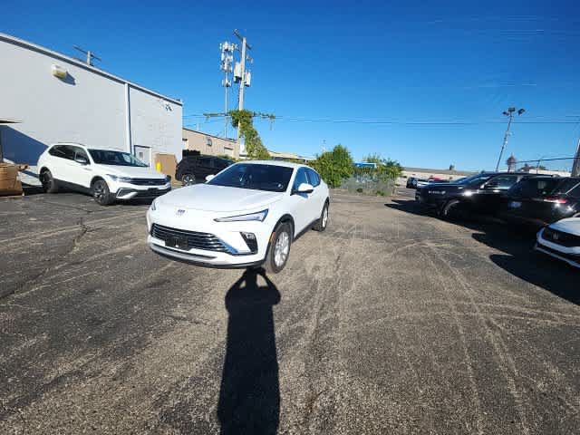 Used 2026 Buick Envista Preferred FWD image 3