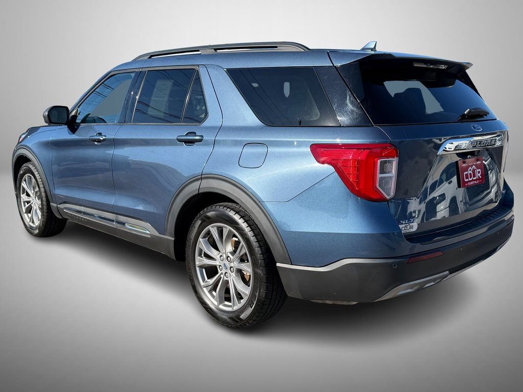 Used 2020 Ford Explorer XLT w/ Equipment Group 202A image 4