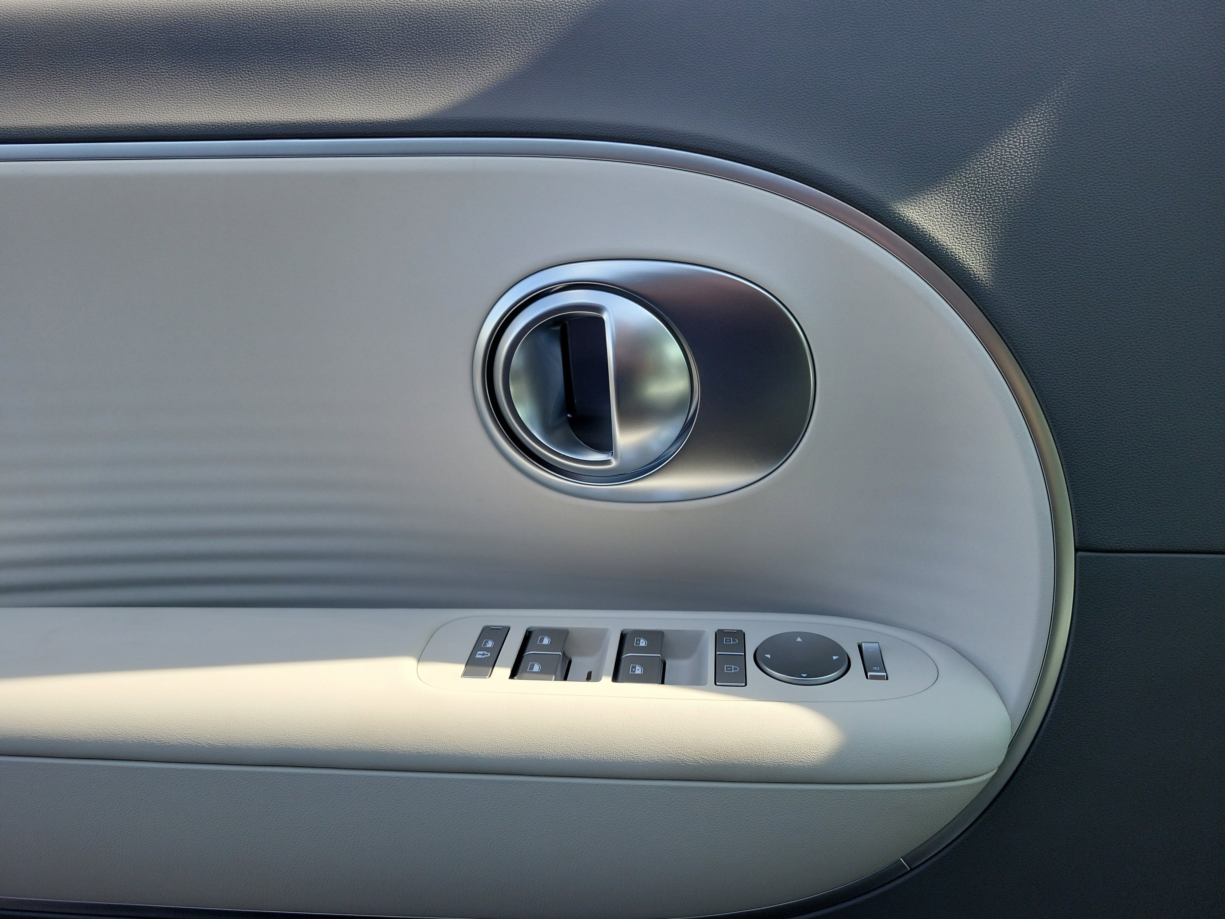 New 2026 Hyundai Ioniq 9 SE image 13