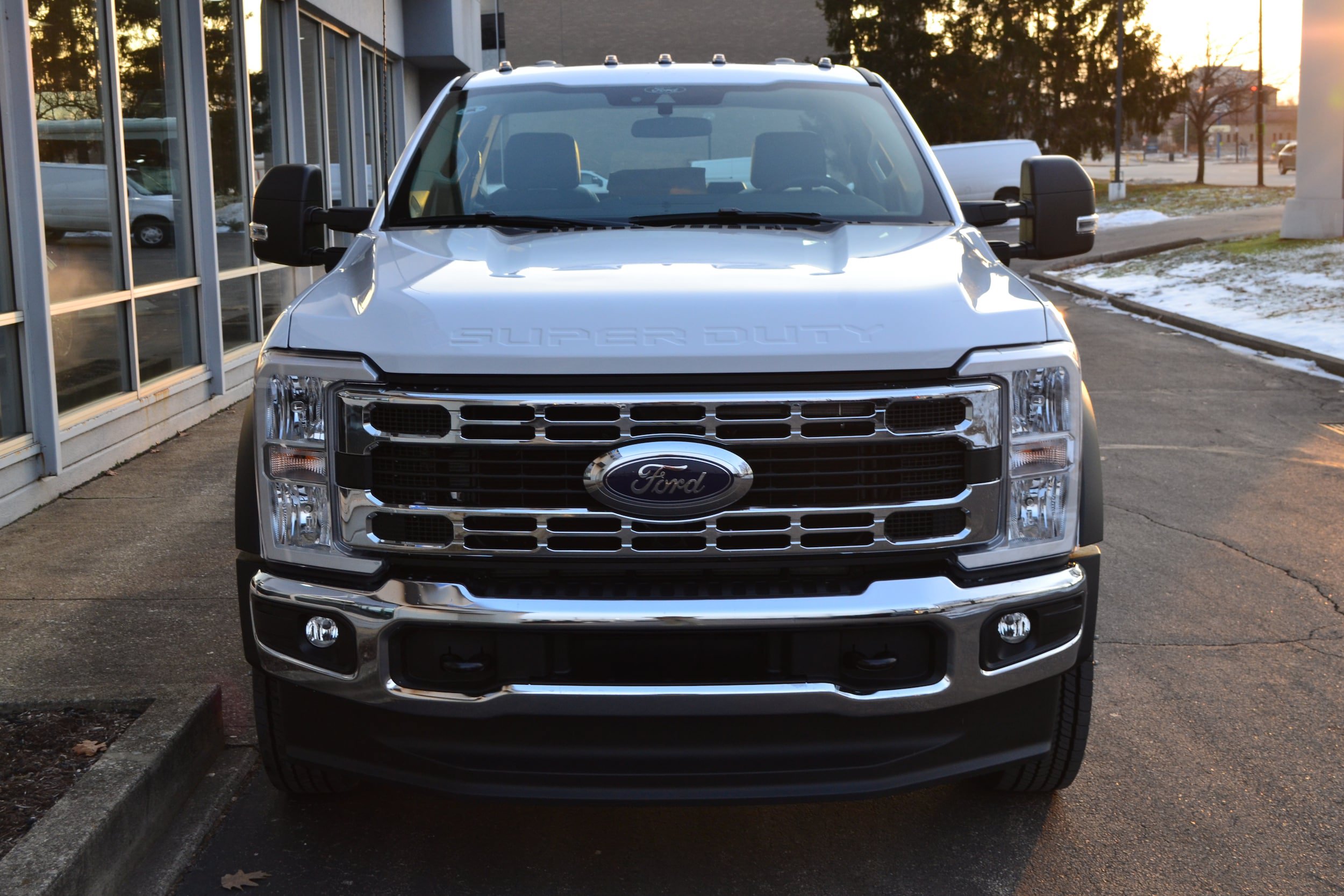 Used 2025 Ford F450 XL w/ XL Chrome Package RWD image 3