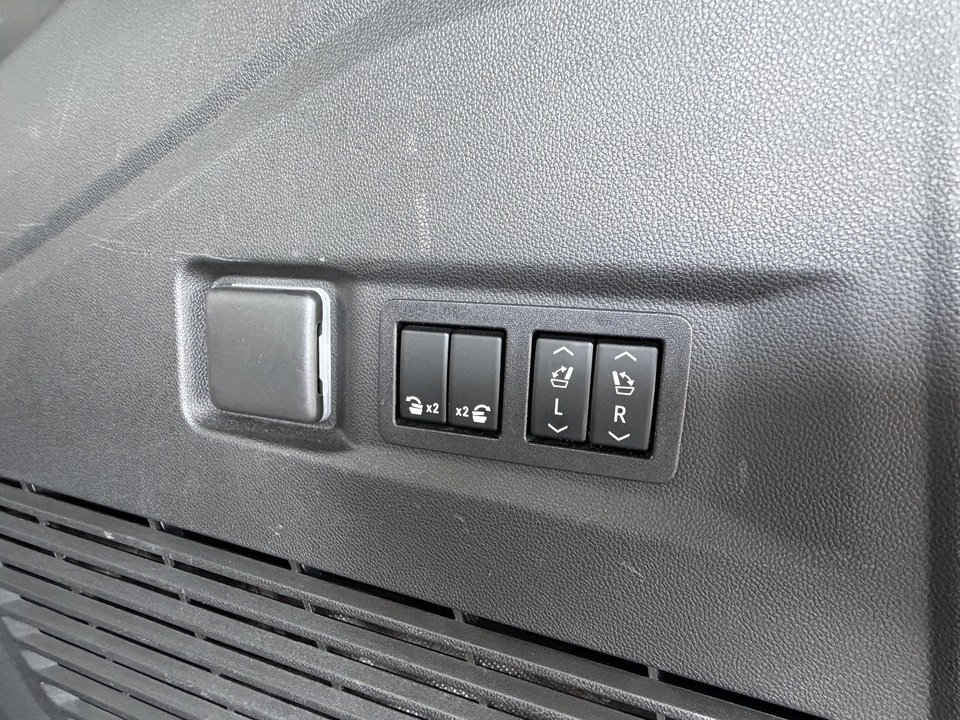 Used 2022 GMC Yukon Denali AWD/4WD image 41