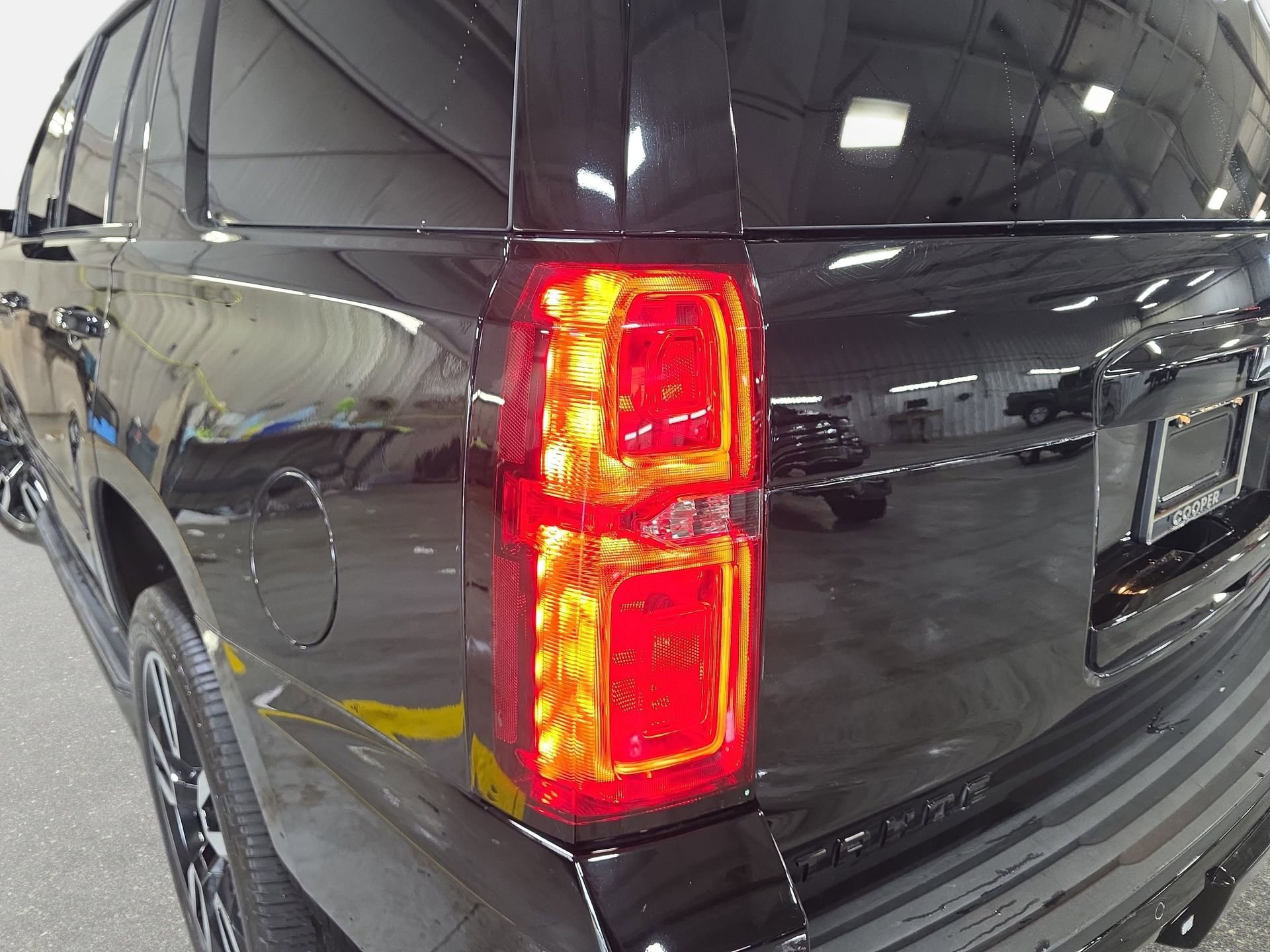 Used 2020 Chevrolet Tahoe Premier w/ 6.2L Performance Package AWD/4WD image 33