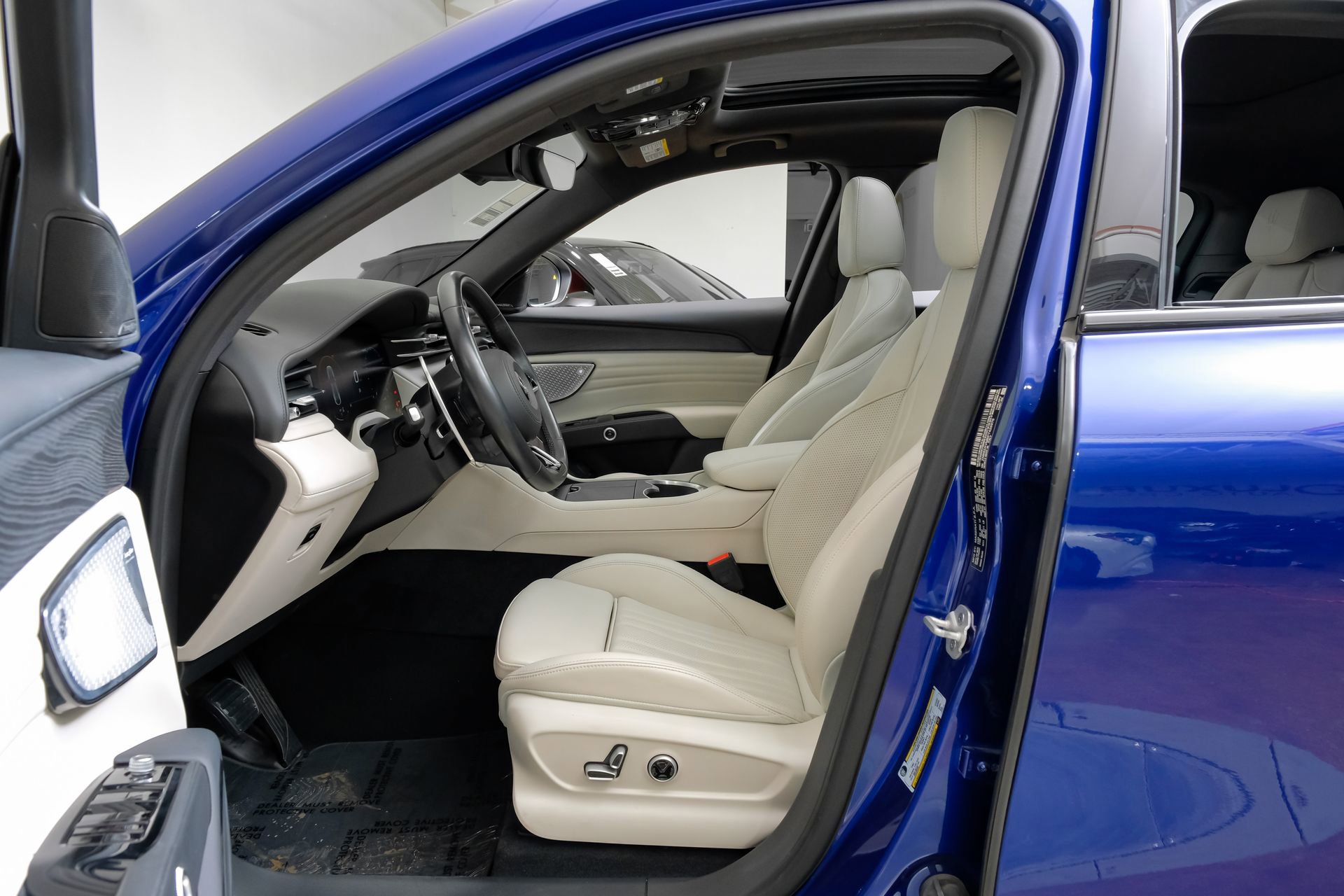 Used 2023 Maserati Grecale Modena AWD/4WD image 4