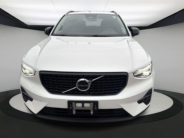 Used 2023 Volvo XC40 B5 Plus w/ Driver Assist Package image 14