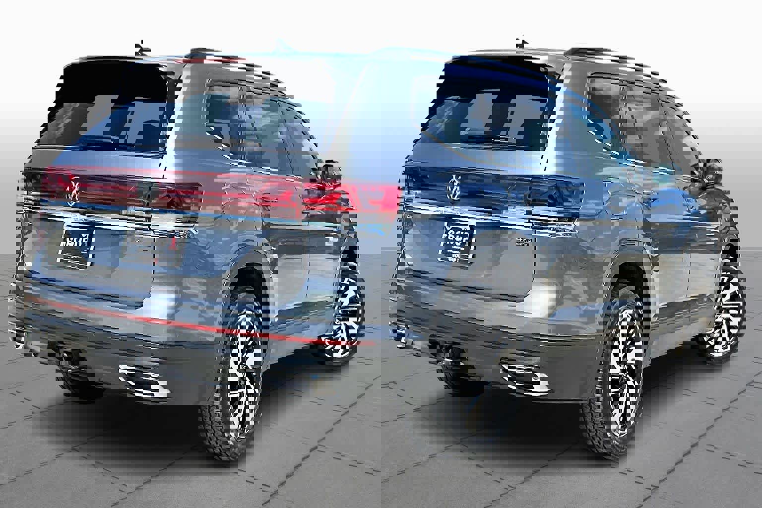 Used 2024 Volkswagen Atlas SE image 13