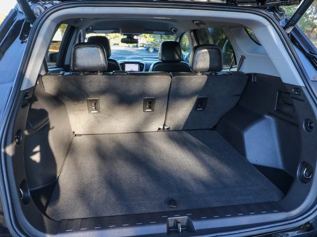 Certified 2022 GMC Terrain SLT w/ Infotainment Package II image 28