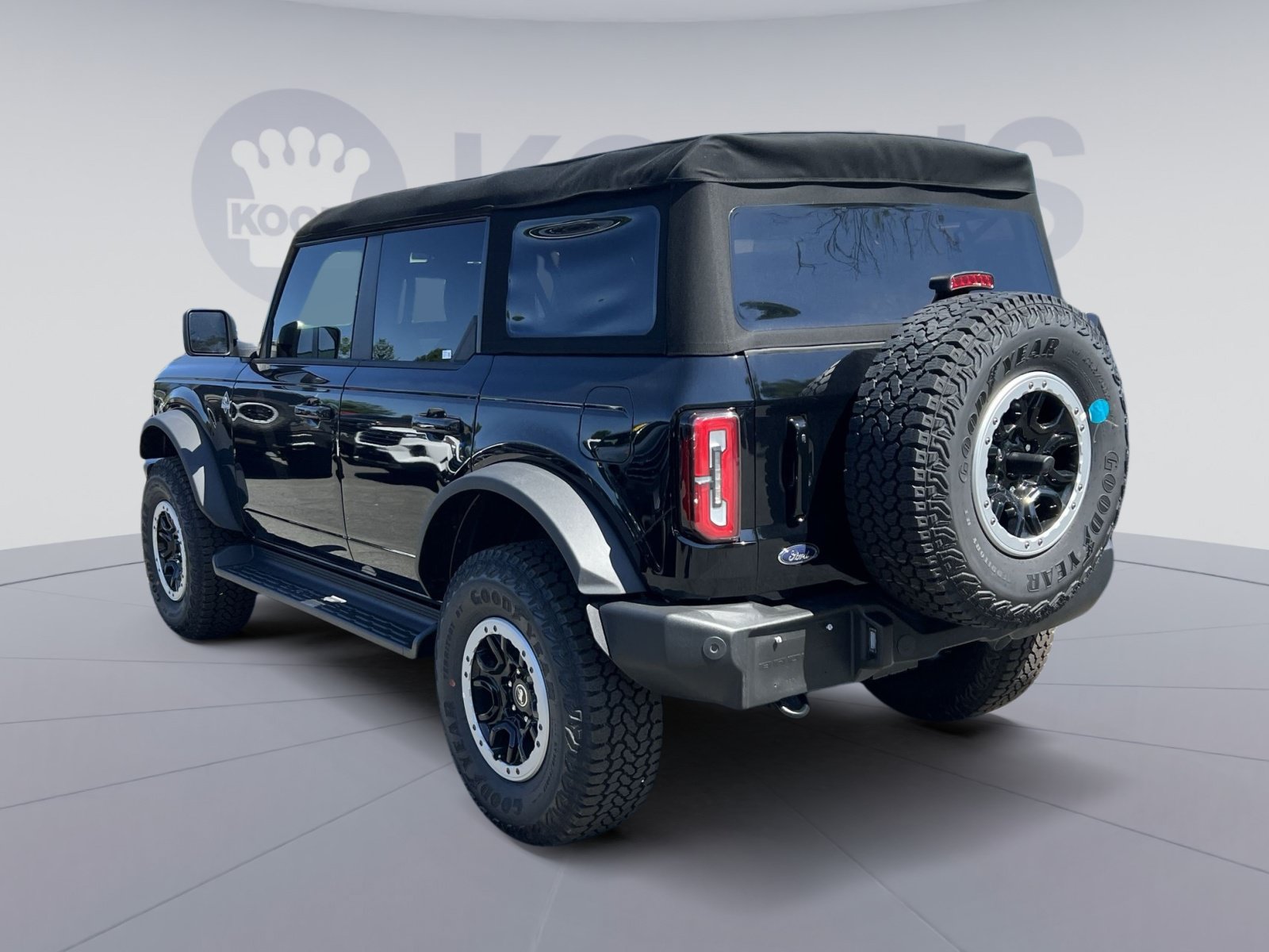 New 2025 Ford Bronco Outer Banks w/ Sasquatch Package AWD/4WD image 8