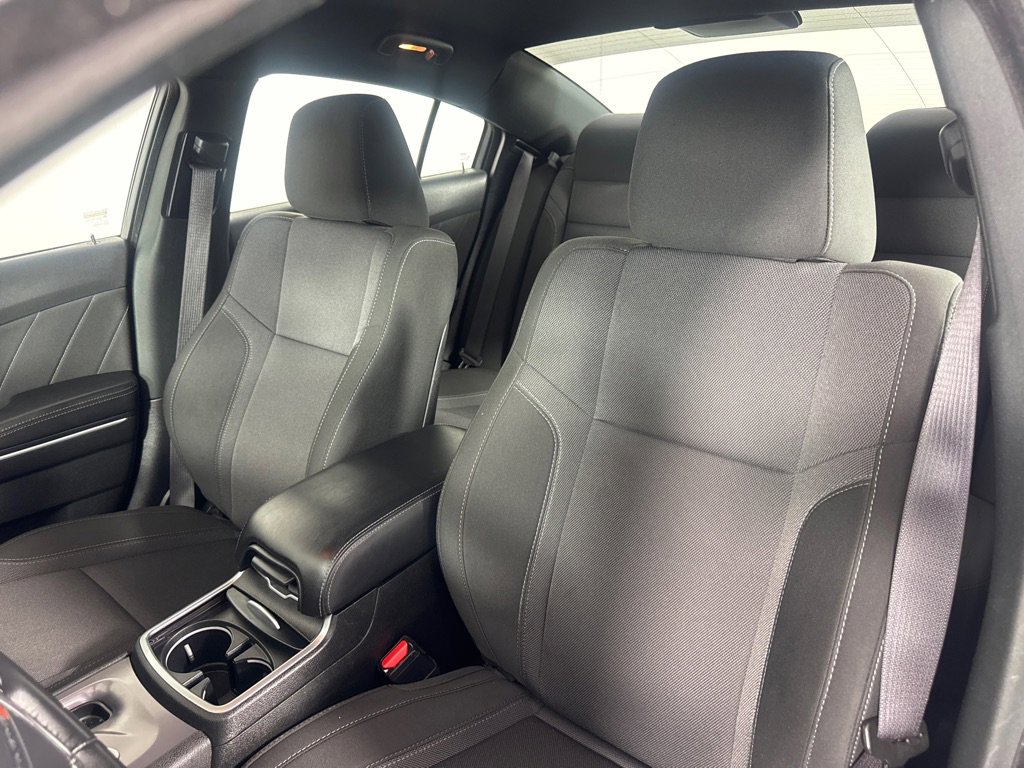 Used 2019 Dodge Charger SXT image 14