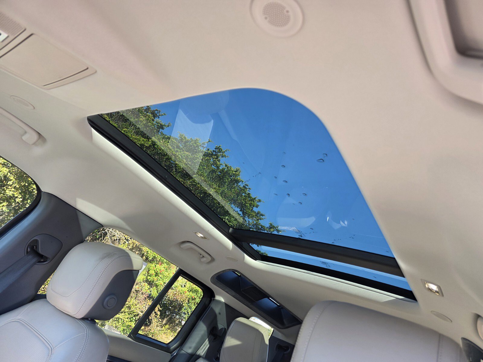 Used 2020 Land Rover Defender 110 HSE image 23