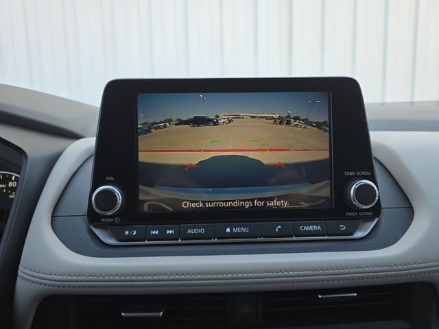 Used 2023 Nissan Rogue SV FWD image 9