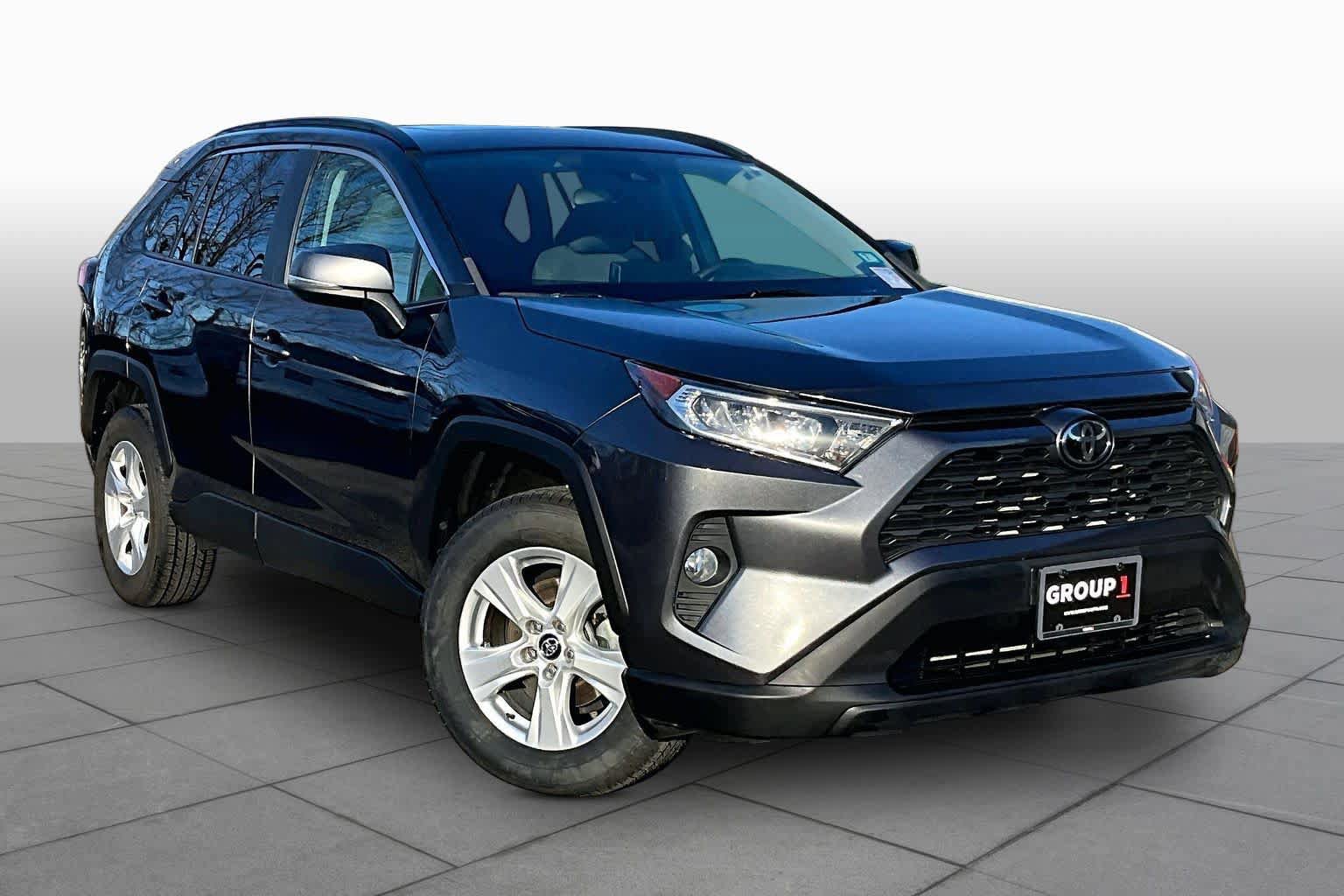 Used 2020 Toyota RAV4 XLE w/ Convenience Package AWD/4WD image 3