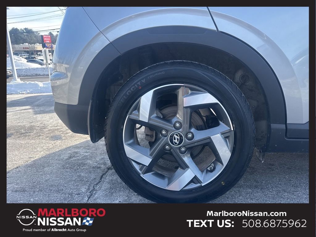 Used 2023 Hyundai Venue SEL w/ Cargo Package image 9