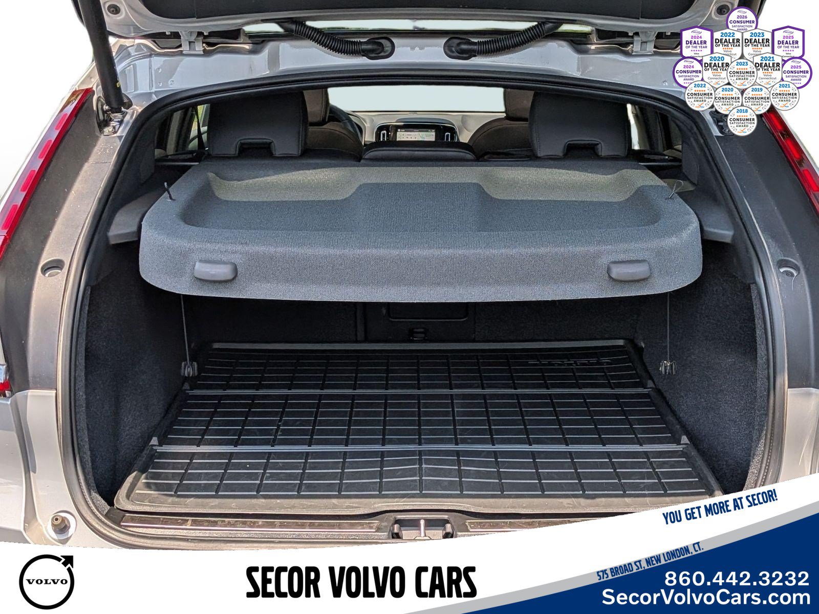 Used 2023 Volvo C40 P8 Recharge Ultimate w/ Protection Package Premier AWD/4WD image 7