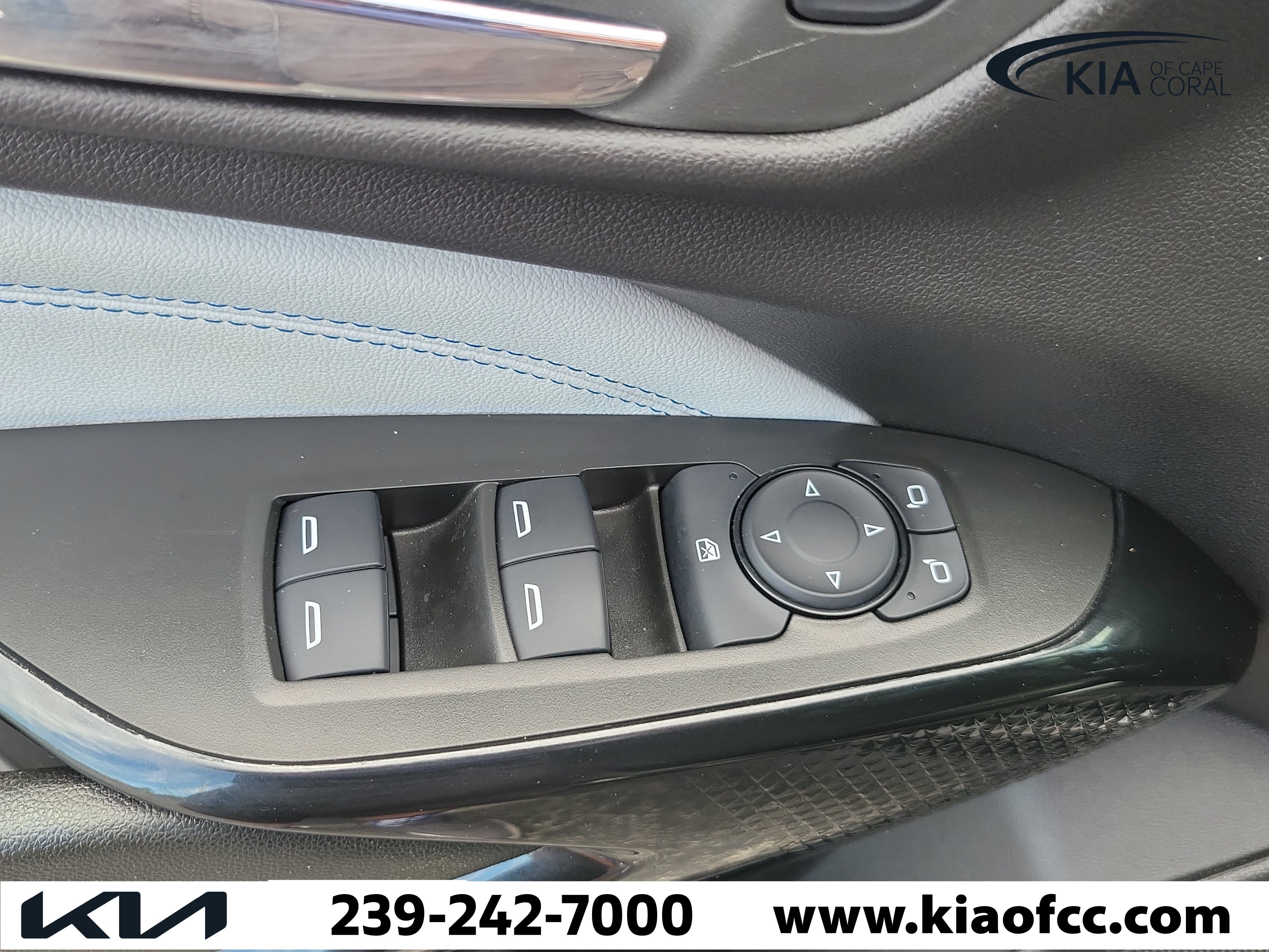 Used 2025 Chevrolet Trax LT w/ Driver Confidence Package FWD image 23