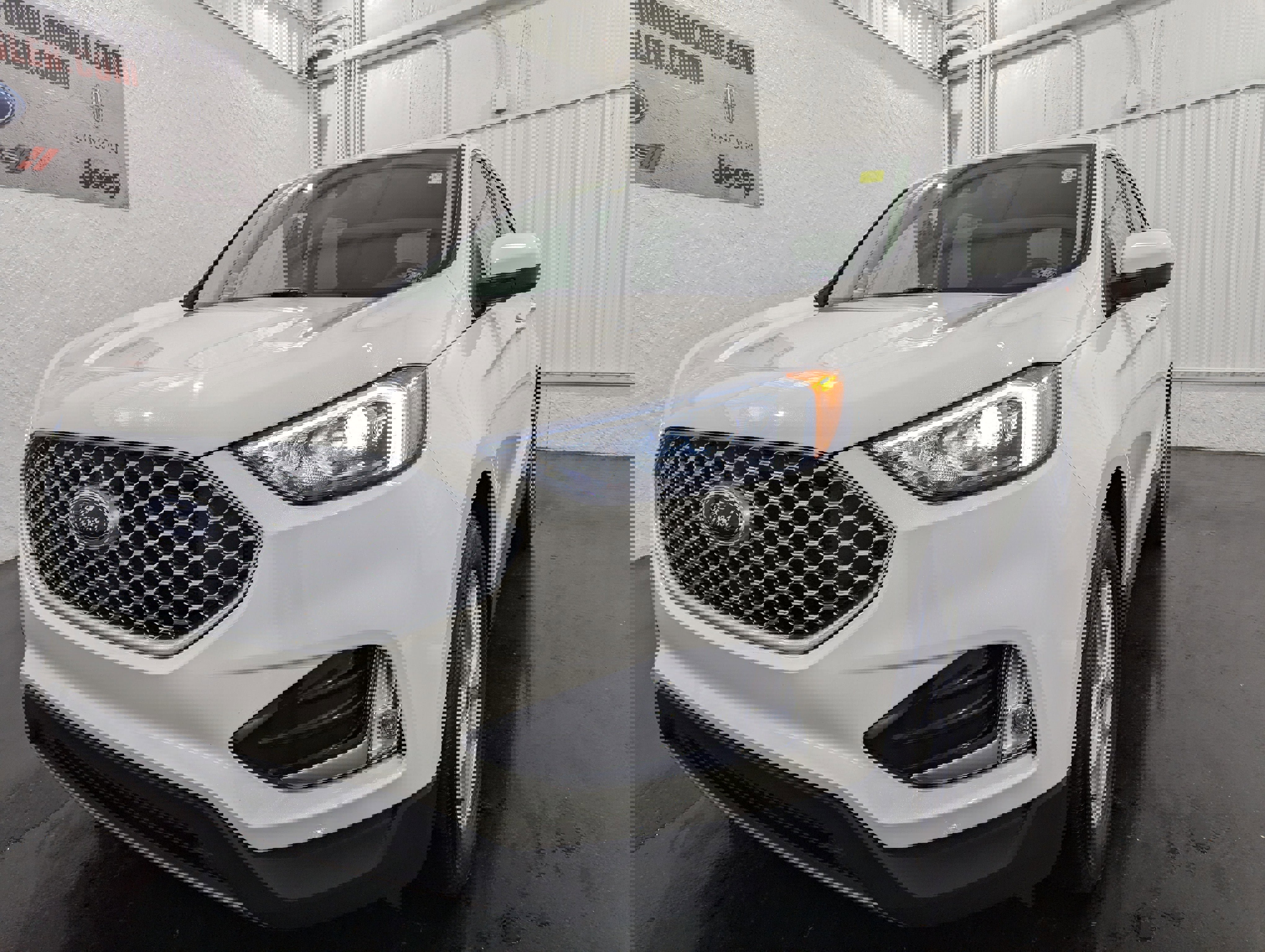 Used 2024 Ford Edge SEL w/ Convenience Package image 3