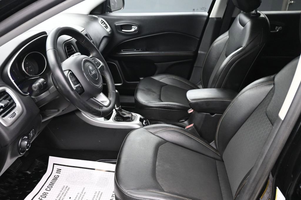 Used 2019 Jeep Compass Latitude AWD/4WD image 11