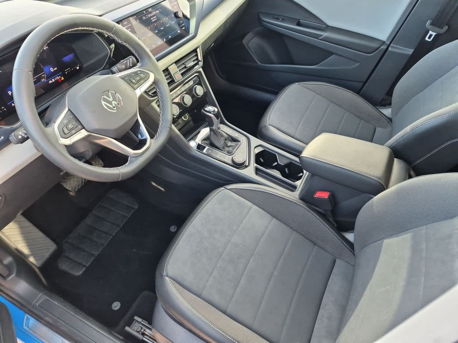 Used 2023 Volkswagen Taos SE w/ Panoramic Sunroof Package AWD/4WD image 2