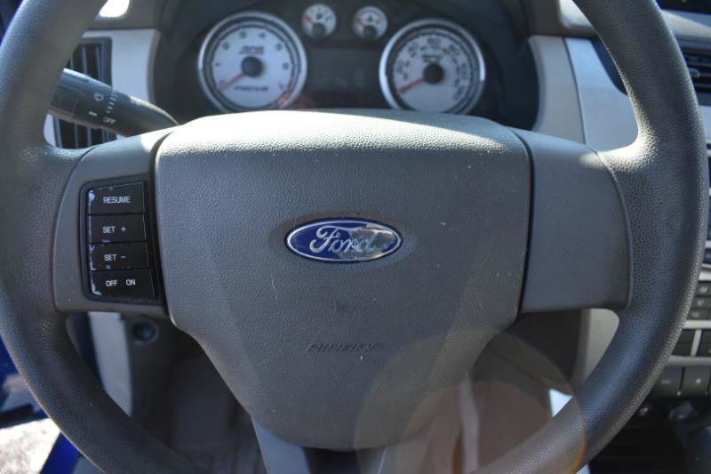 Used 2010 Ford Focus SE image 26