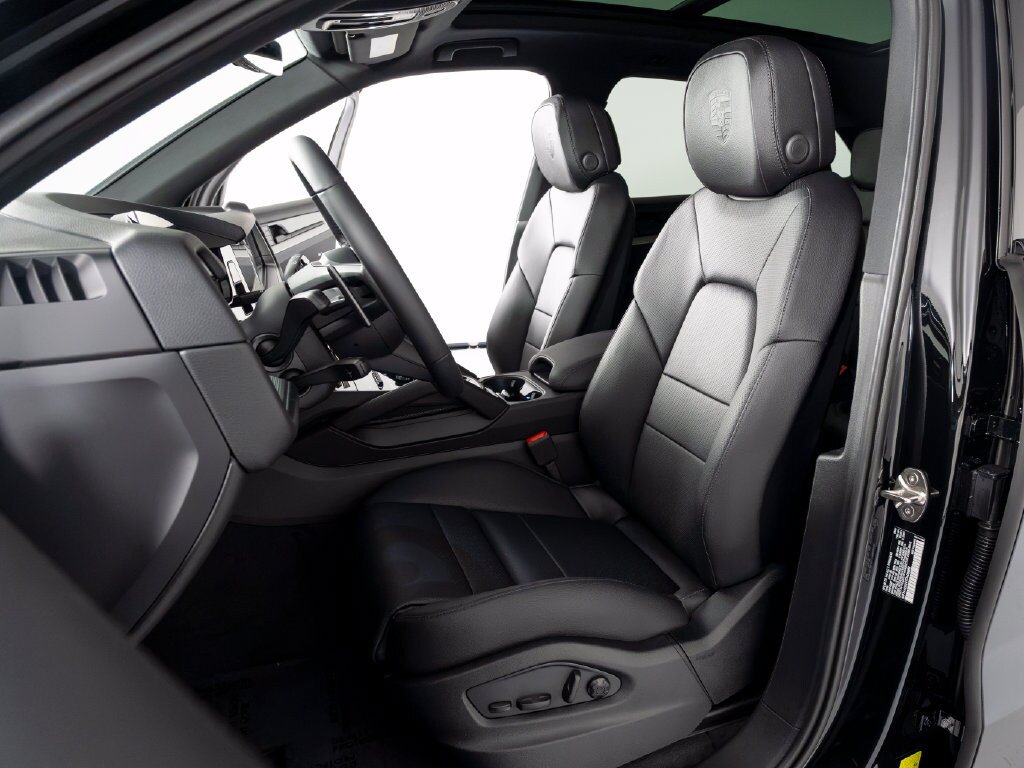 New 2026 Porsche Cayenne AWD/4WD image 5