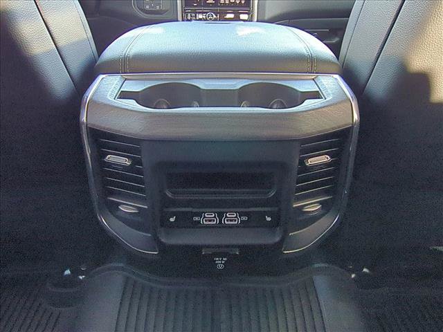 New 2026 RAM 3500 Laramie AWD/4WD image 17