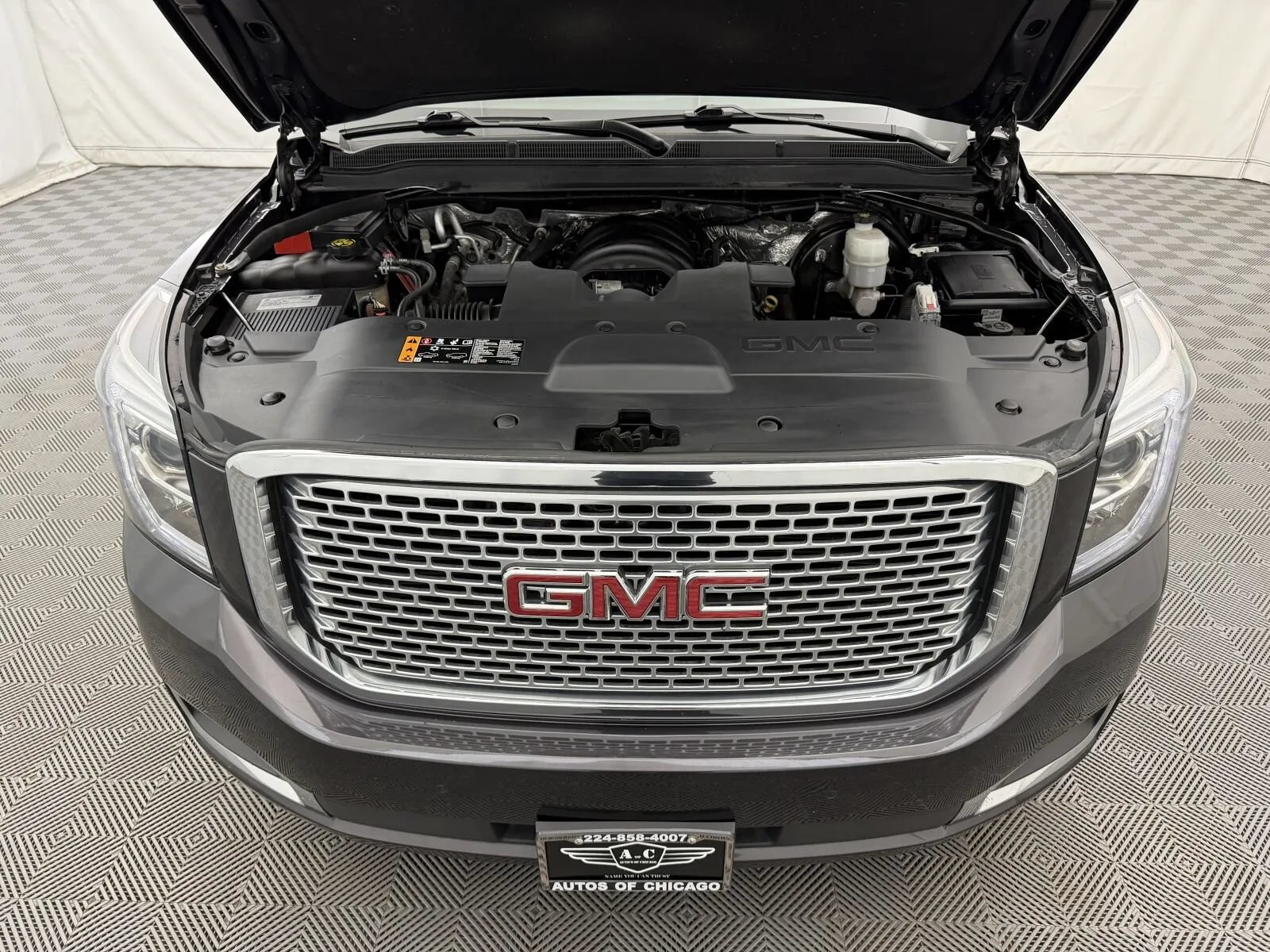 Used 2017 GMC Yukon XL Denali w/ Open Road Package AWD/4WD image 6