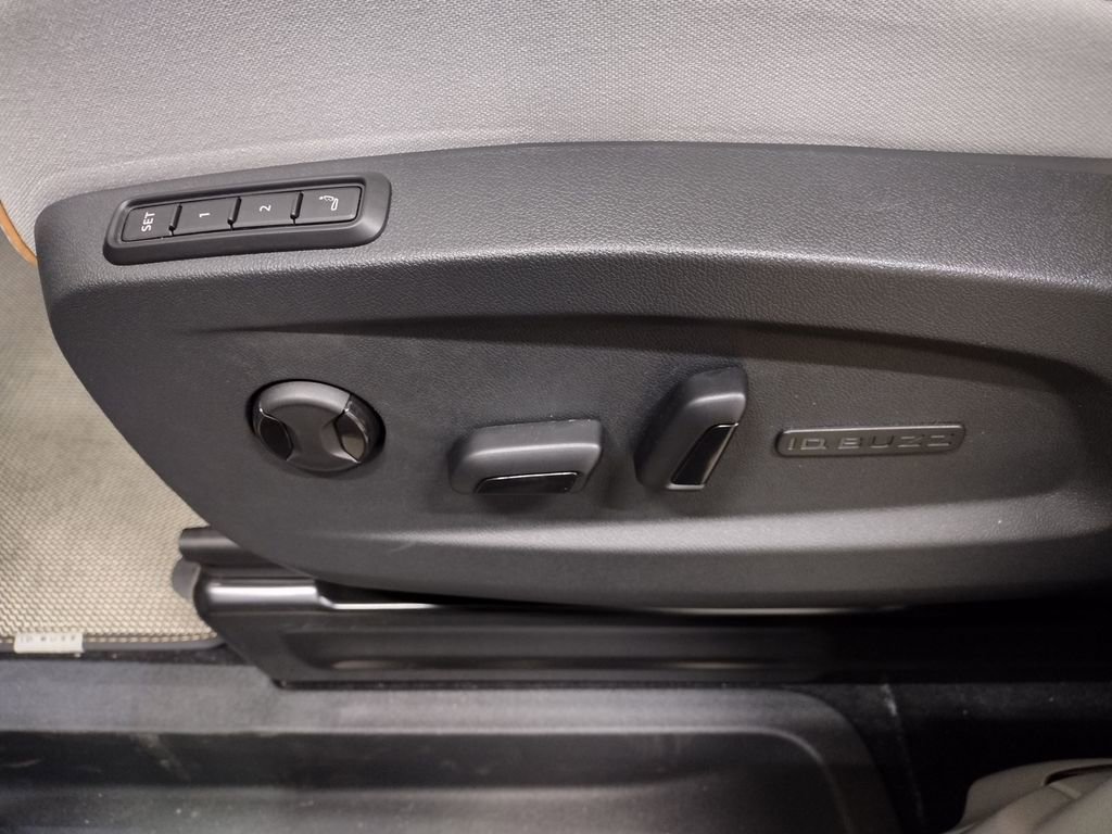 New 2025 Volkswagen ID. Buzz 1st Edition image 28