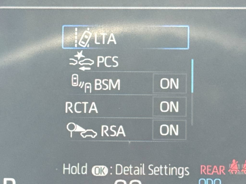 Used 2025 Toyota RAV4 XLE AWD/4WD image 19