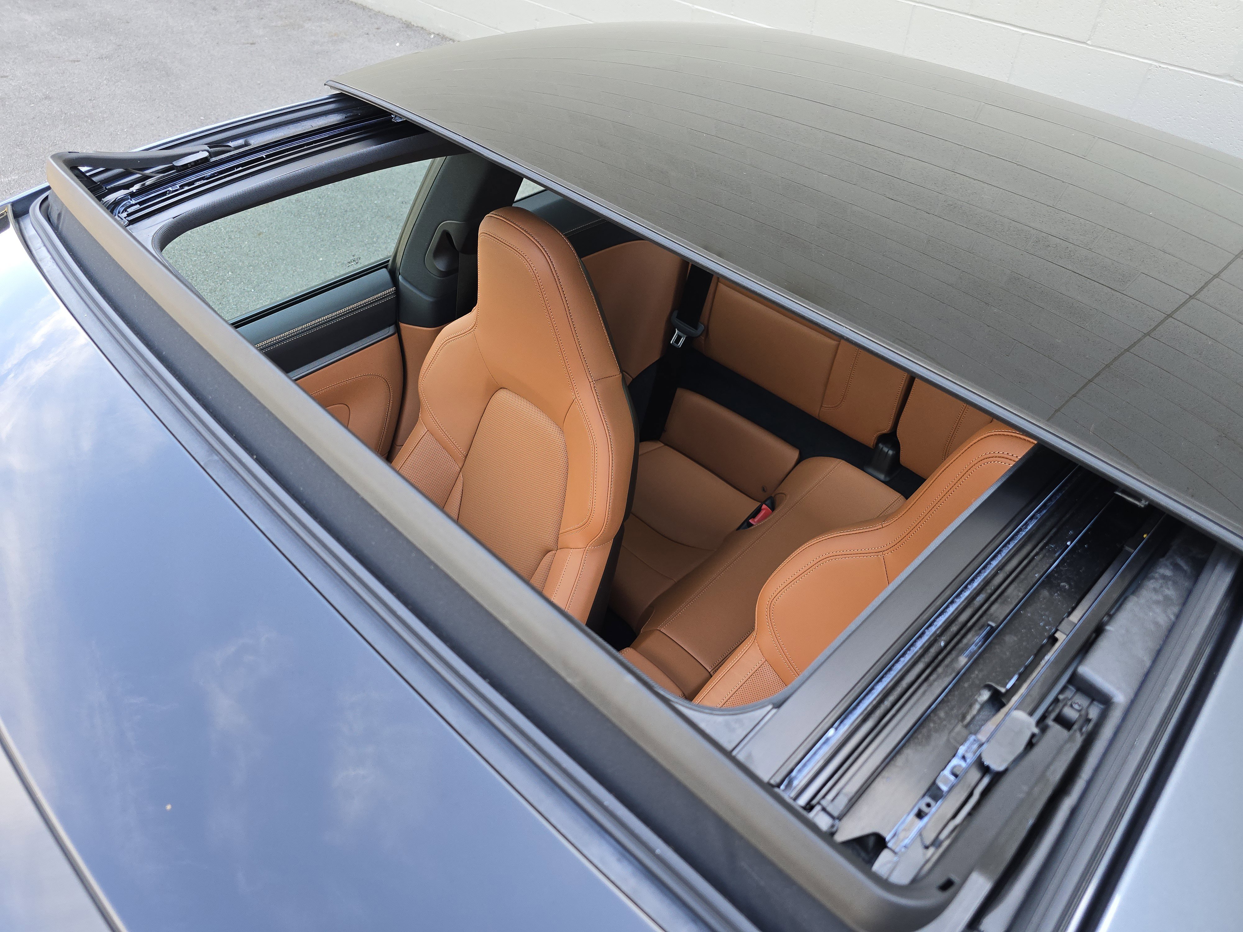 Certified 2025 Porsche 911 Carrera image 13