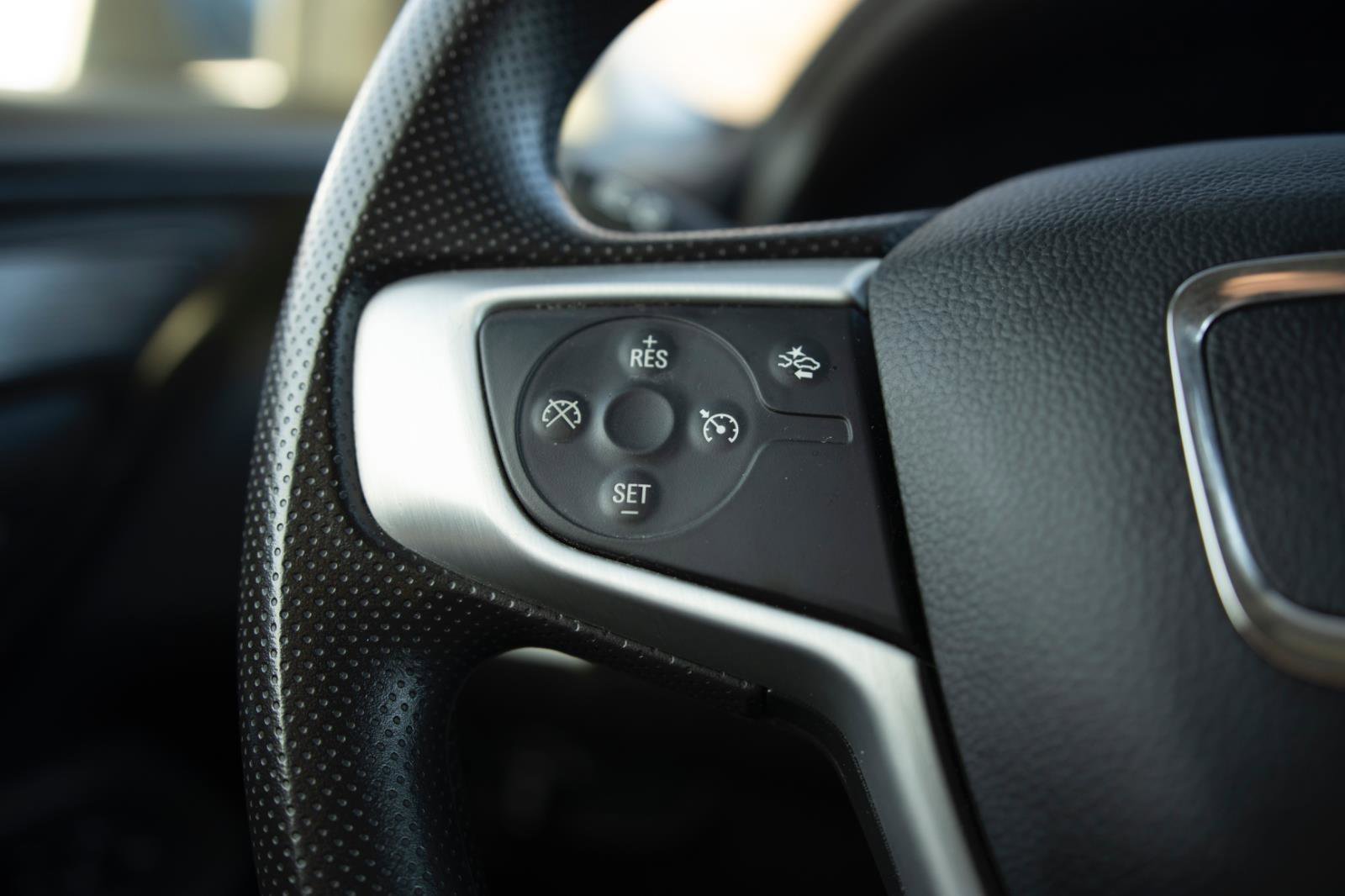 Used 2024 GMC Terrain SLE image 6