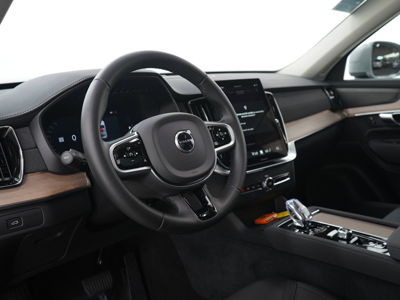 Used 2026 Volvo XC90 B6 Plus AWD/4WD image 28
