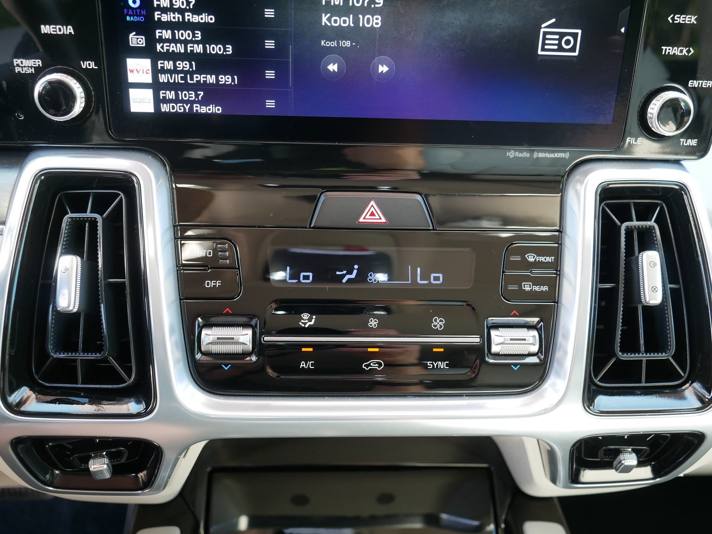Certified 2023 Kia Sorento SX AWD/4WD image 23