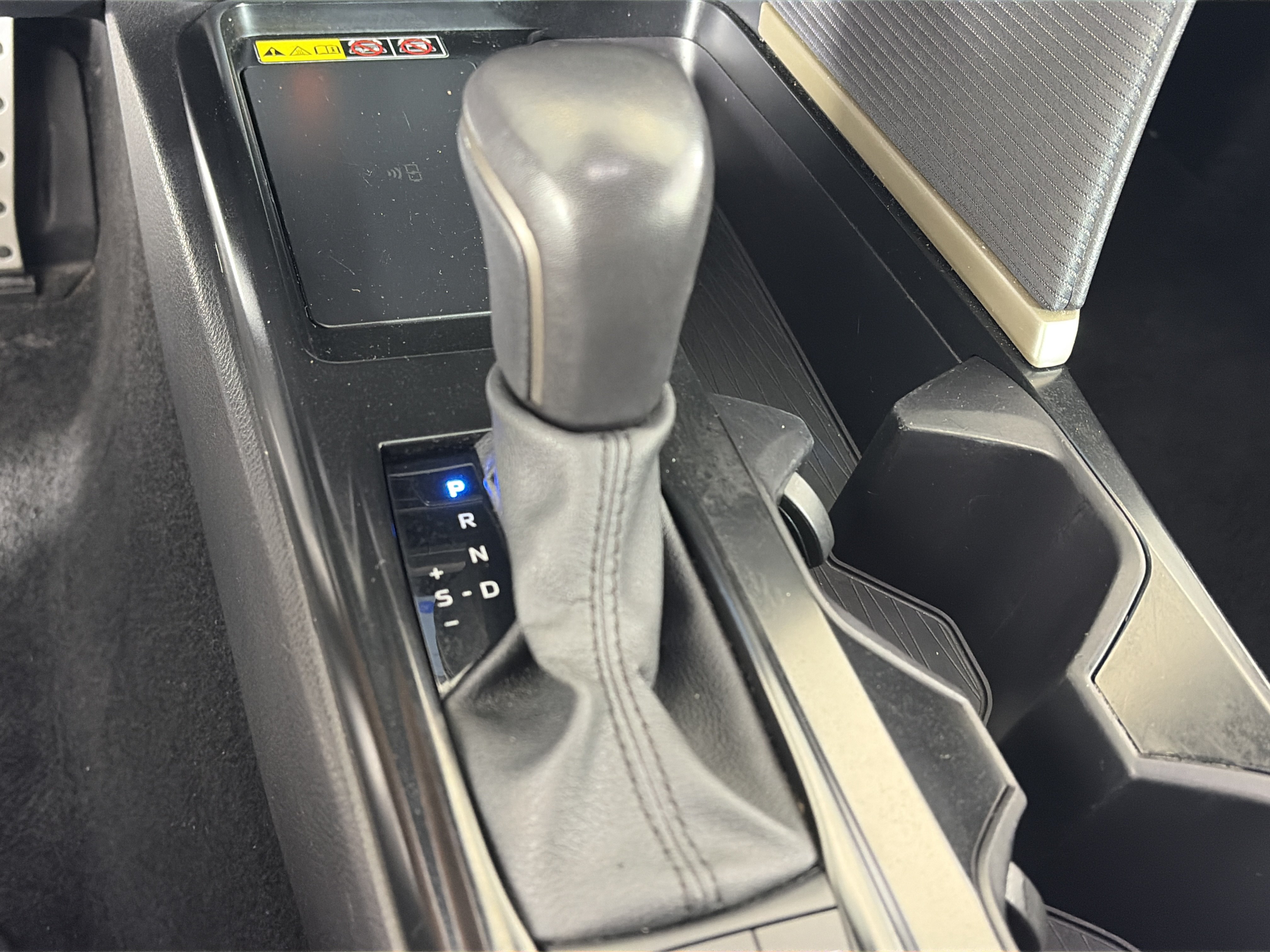 Used 2025 Toyota Camry SE FWD image 24