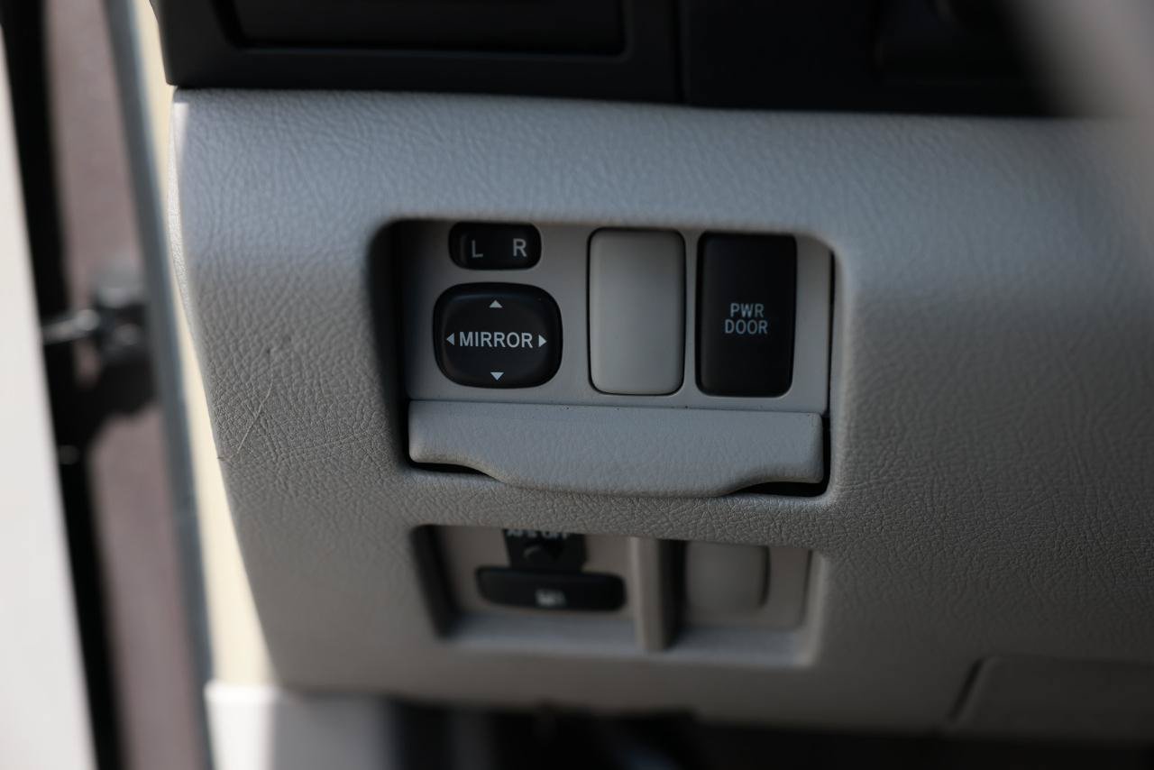 Used 2005 Lexus RX 330 w/ Premium Plus Pkg FWD image 42