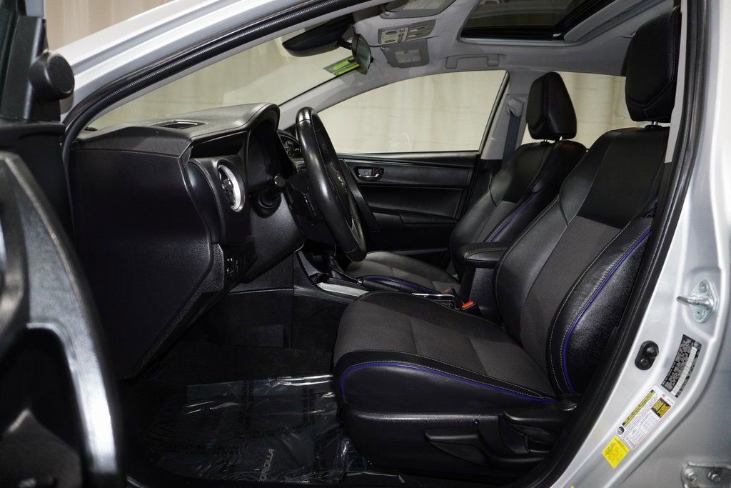 Used 2017 Toyota Corolla SE w/ SE Premium Package image 11