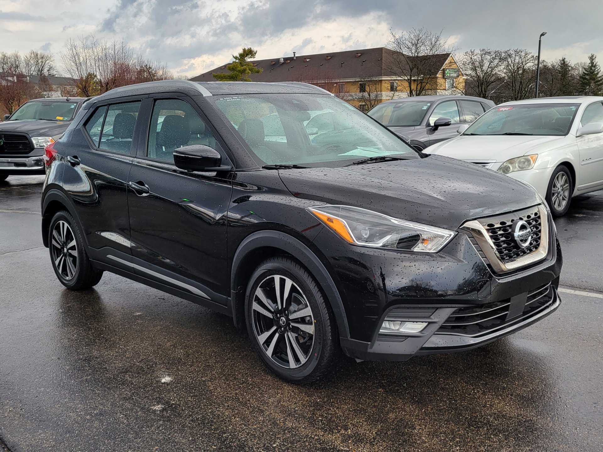 Used 2020 Nissan Kicks SR w/ SR Premium Package image 31