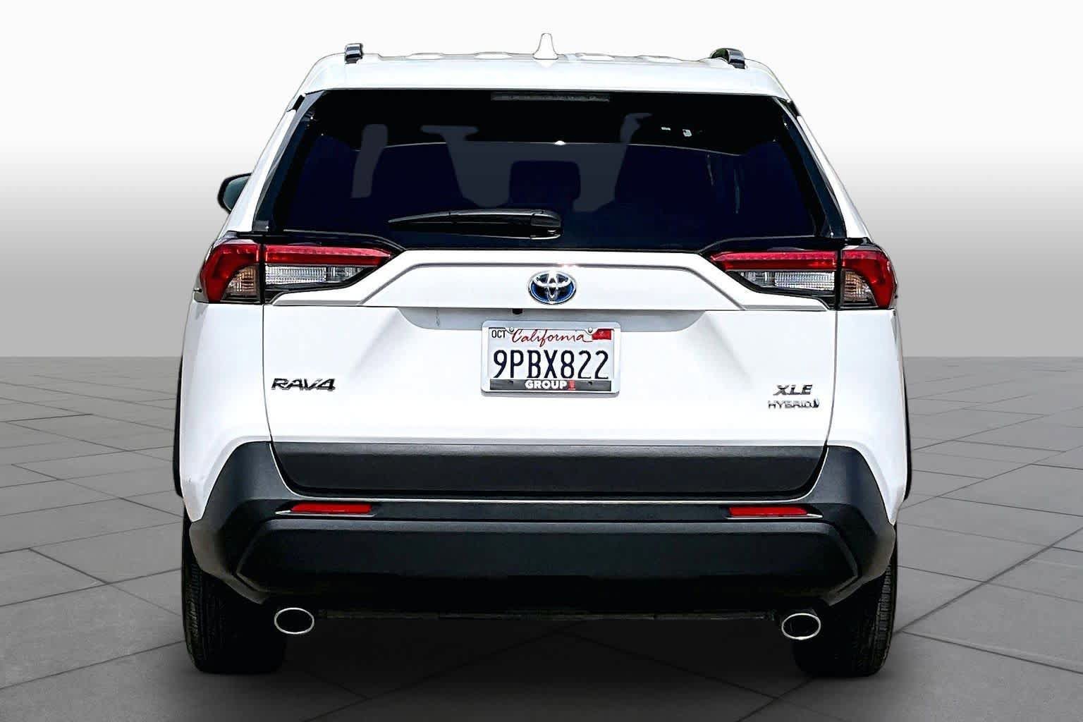 Used 2024 Toyota RAV4 XLE AWD/4WD image 4