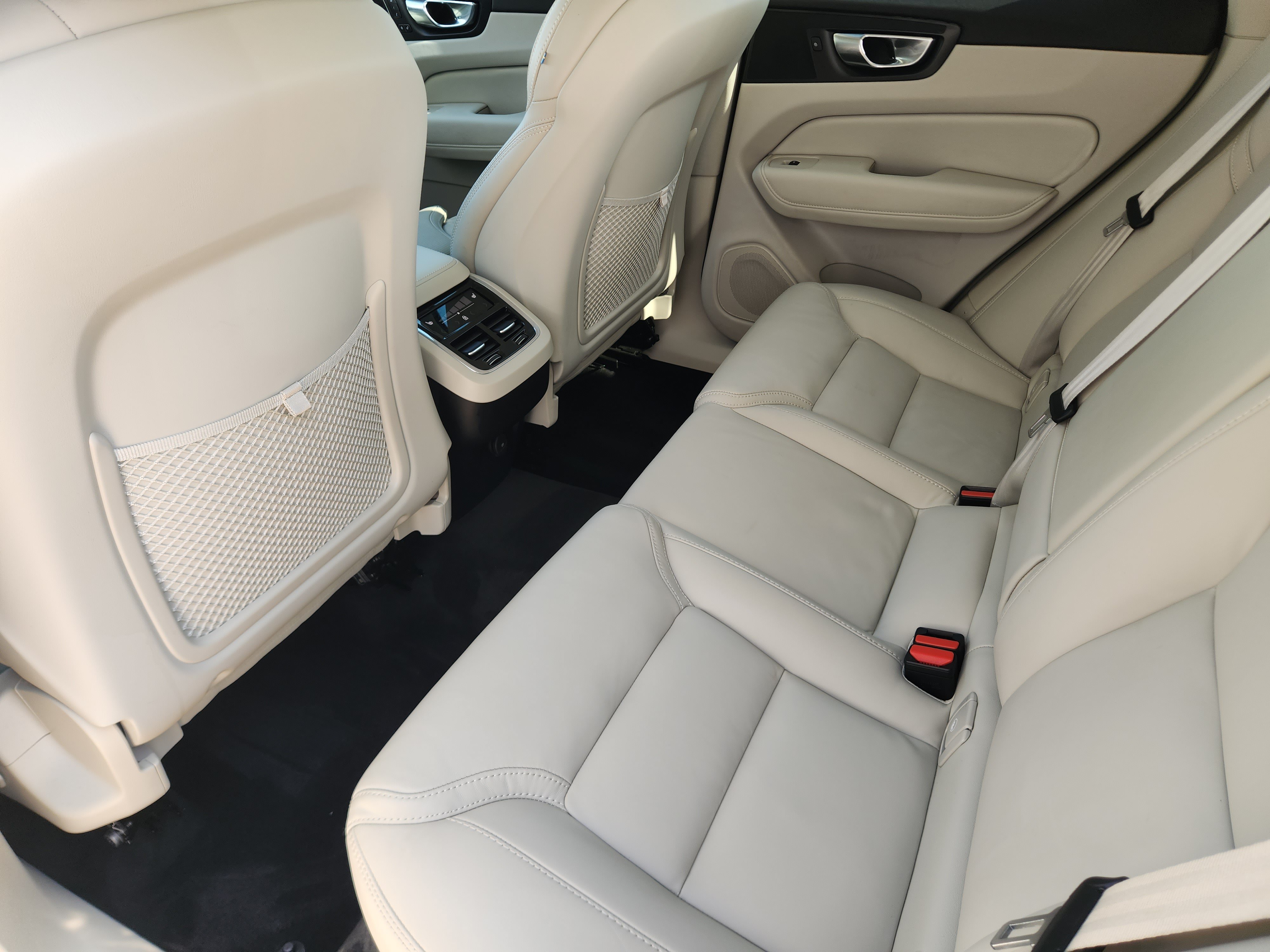 Used 2023 Volvo XC60 B5 Ultimate AWD/4WD image 29