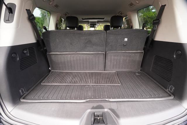 Used 2023 Nissan Armada SL w/ Captain's Chairs Package RWD image 34