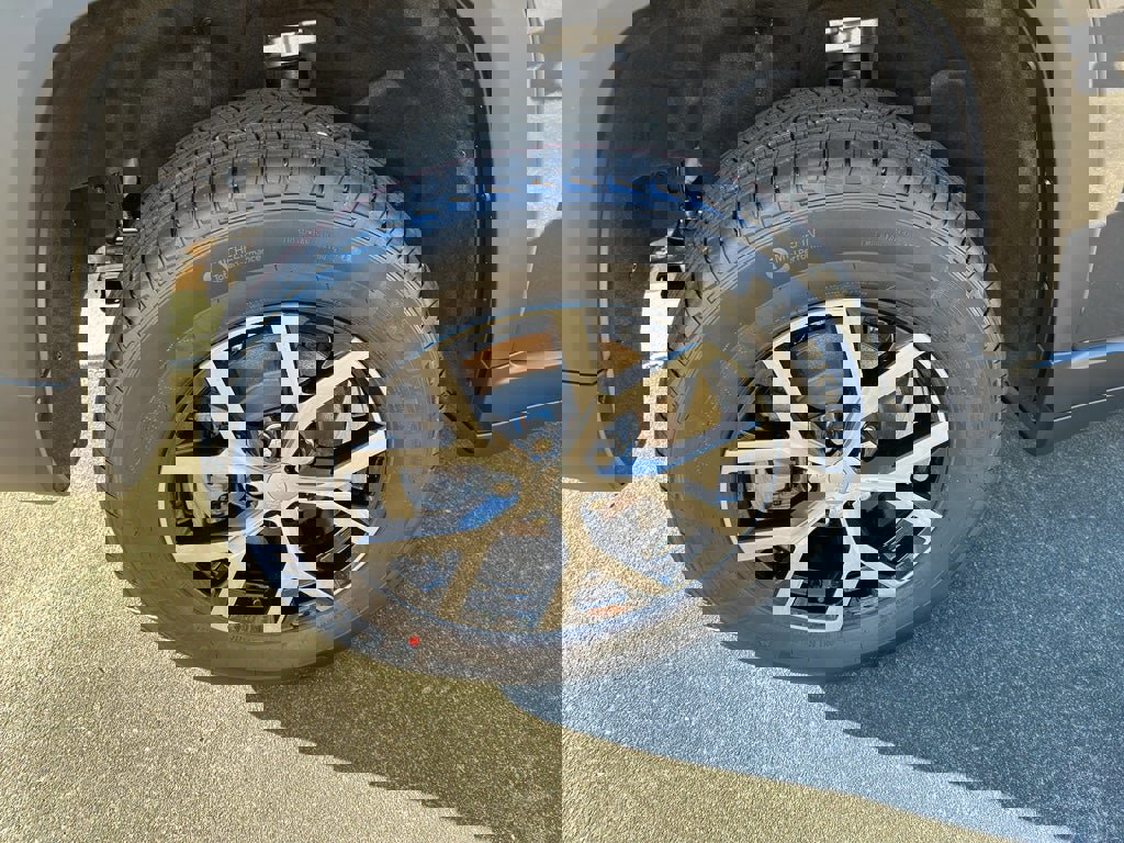 New 2025 Jeep Grand Cherokee Limited w/ Luxury Tech Group II image 8