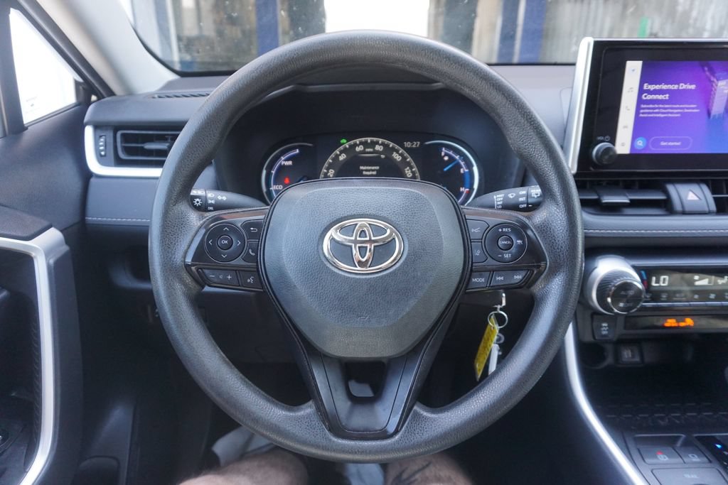 Used 2023 Toyota RAV4 LE AWD/4WD image 3