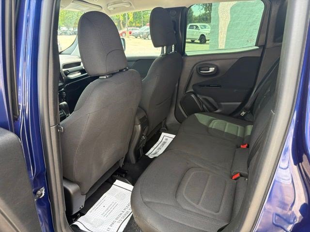 Used 2019 Jeep Renegade Latitude FWD image 15