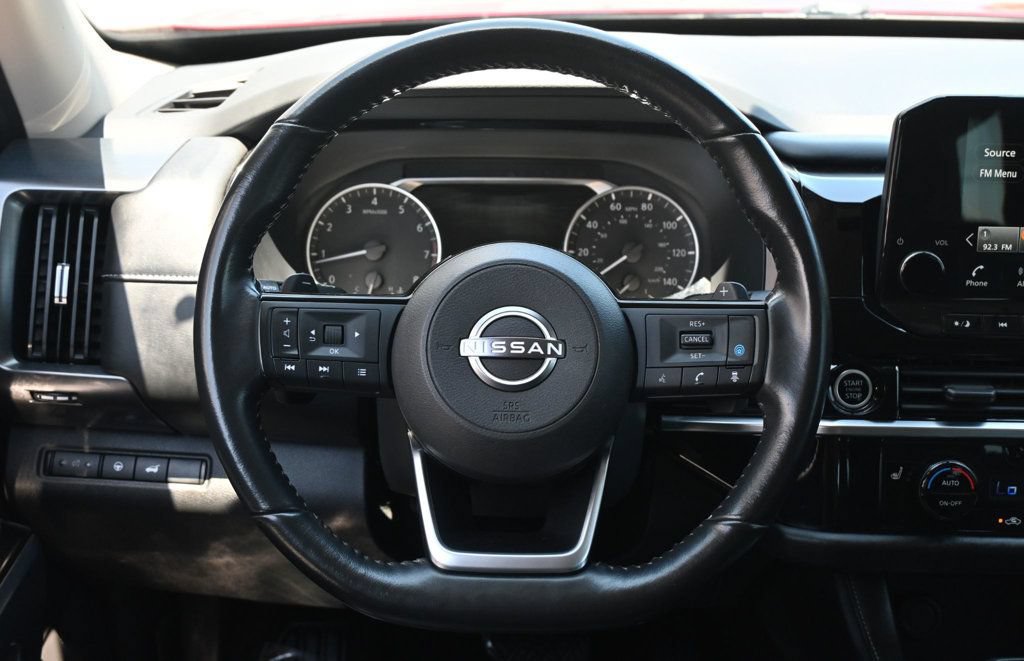 Used 2022 Nissan Pathfinder SL FWD image 10
