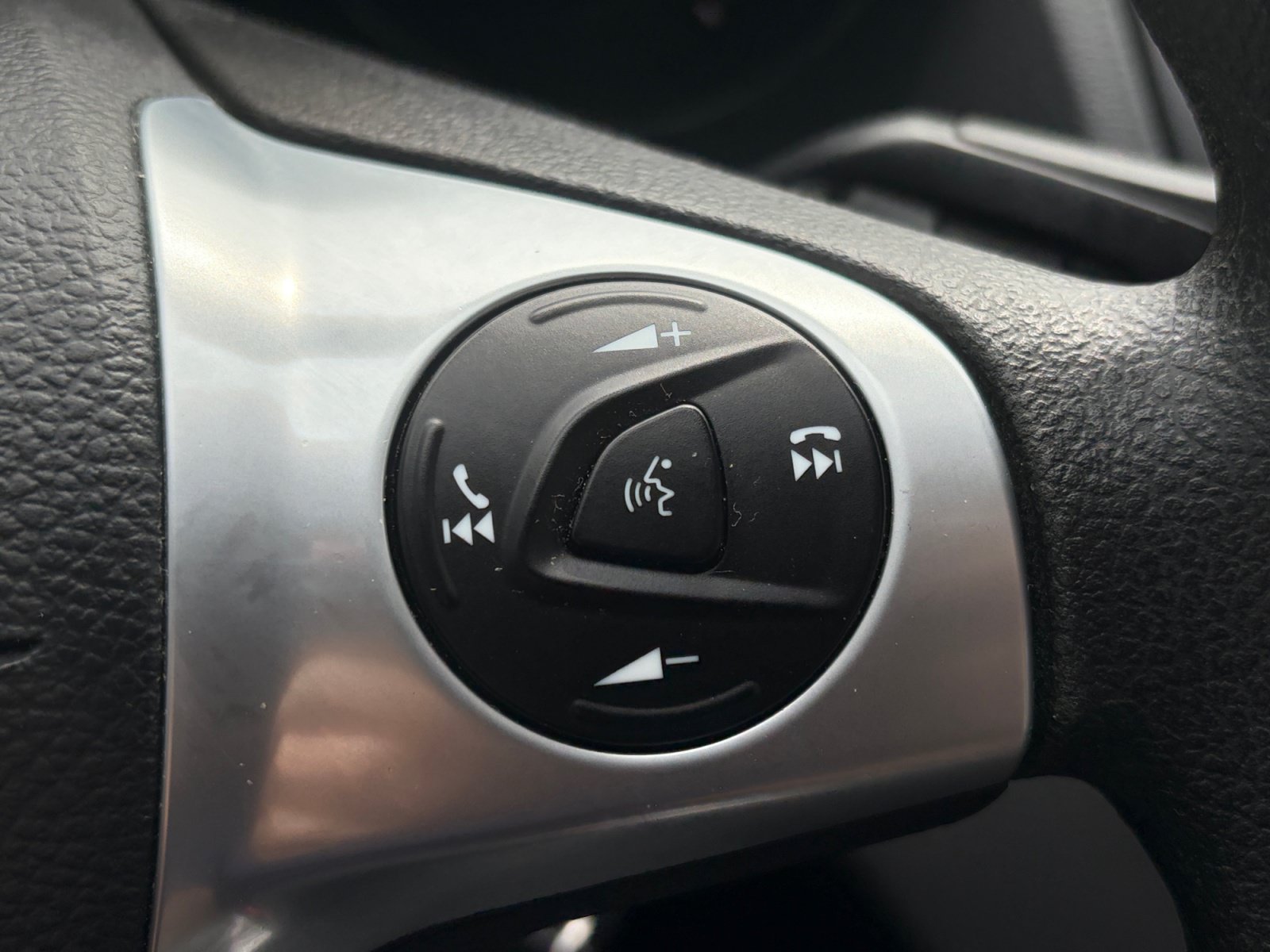 Used 2015 Ford Escape SE AWD/4WD image 18